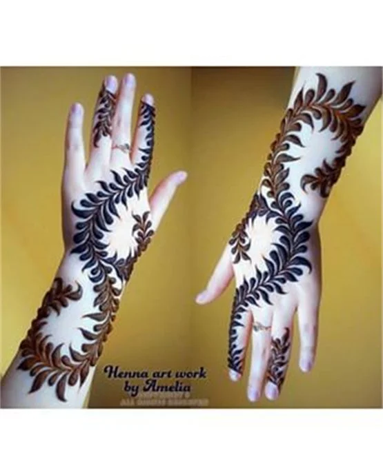 Chain Ring Concept Blending Into Arabic Mehndi Design