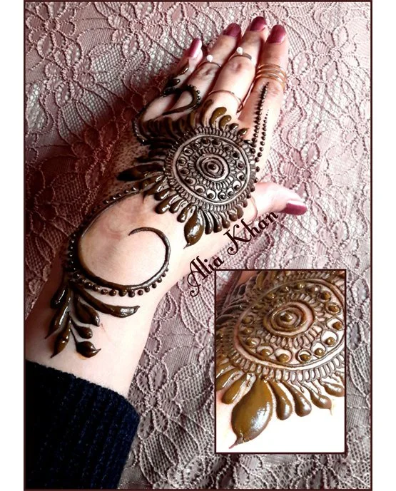 Dome Inspired Decorative Arabic Mehndi Design