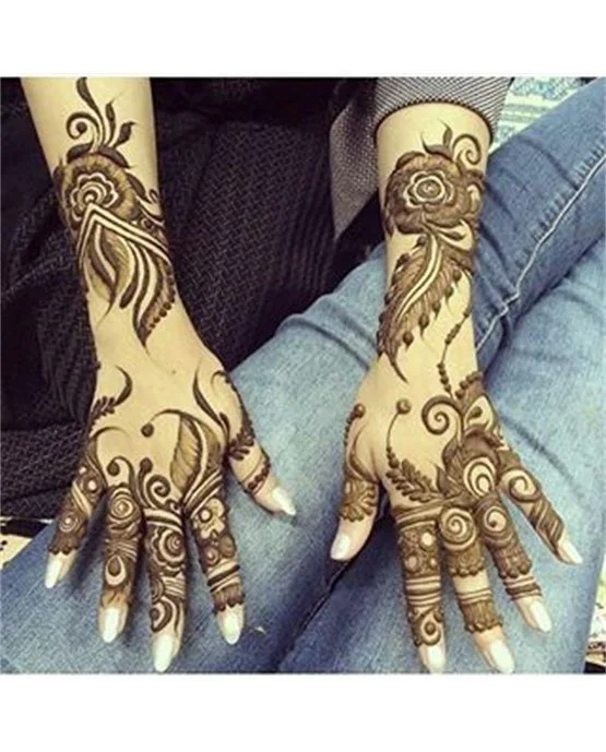Hatch Blend Composition Using Arabic Mehndi Design