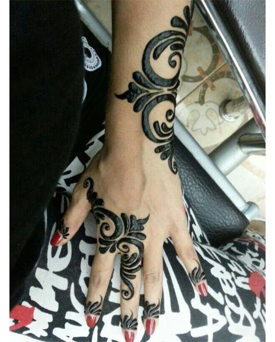 Mesh Inspired Timeless Arabic Mehndi Design