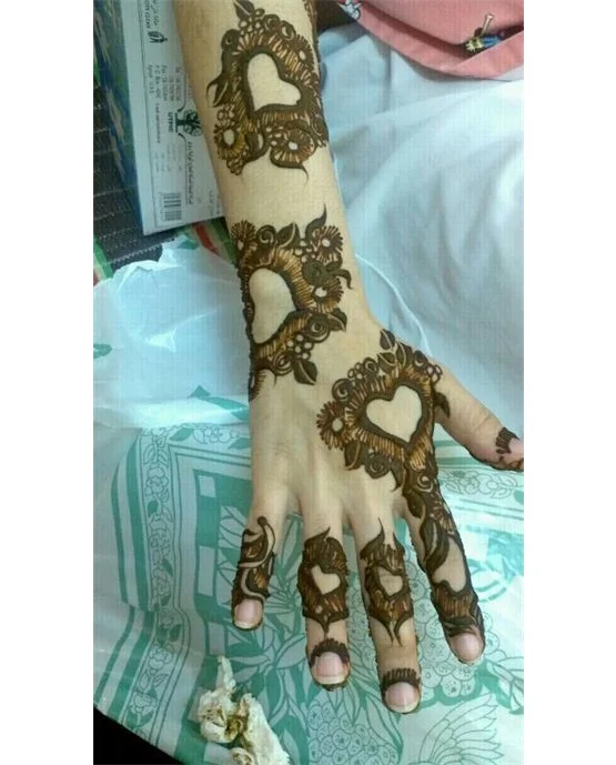 Minimal Blossom And Band Covering Arabic Mehndi Design