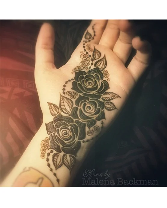 Neat Lotus Arabic Mehndi Design Finish