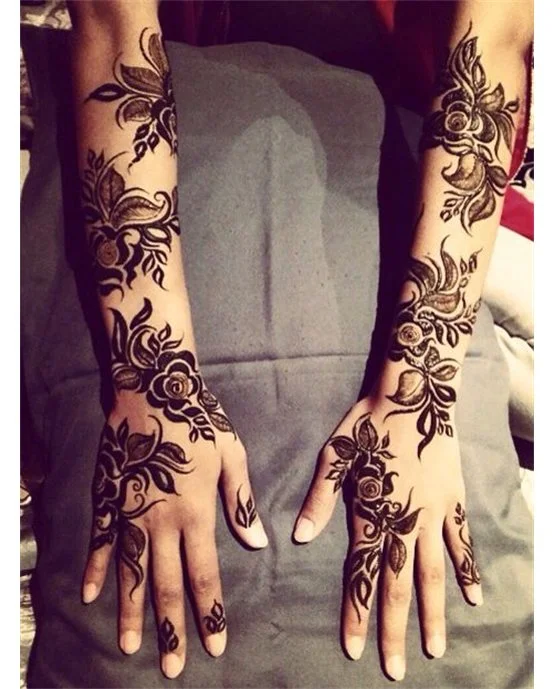 Opulent Mosaic Arabic Mehndi Design Idea