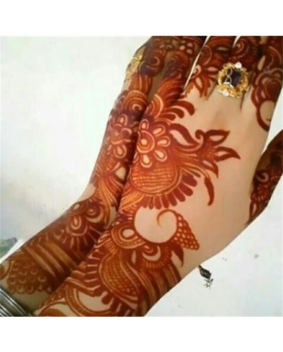 Opulent Scallop Inspiration Using Arabic Mehndi Design