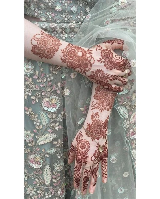 Delicate Harmony Blending Into Creeper Bridal Mehndi Design