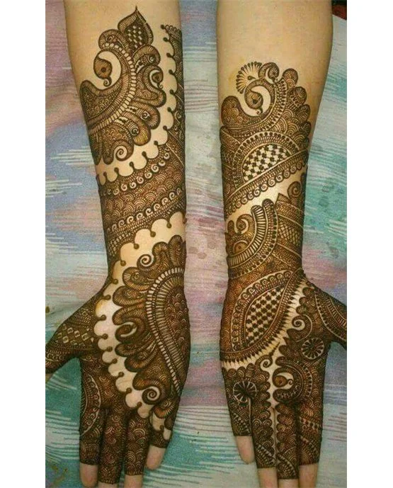 Peacock Inspired Curvy Bridal Mehndi Design