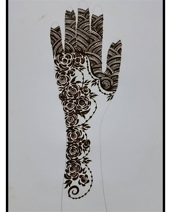 Scallop Garland Accent Blending Into Bridal Mehndi Design