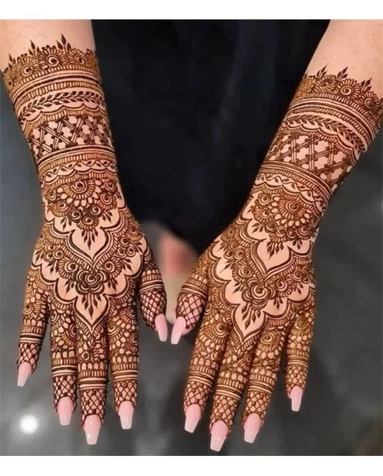 Tulip And Knot Trendy Bridal Mehndi Design Concept