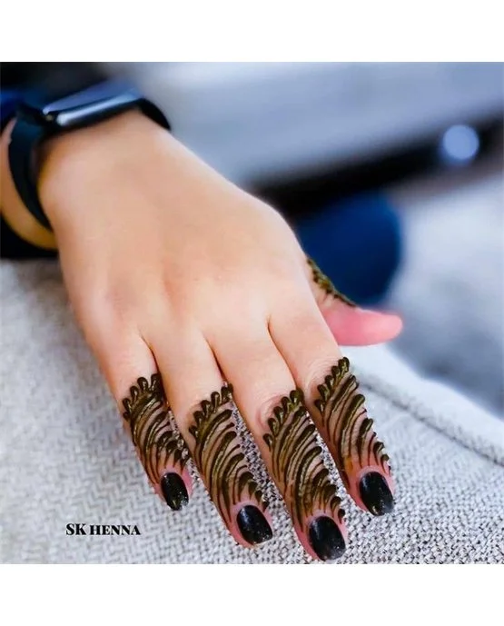 Creative Blend And Butterfly Featuring Ring Finger Mehndi Design Creative Blend And Butterfly Featuring Ring Finger Mehndi Design