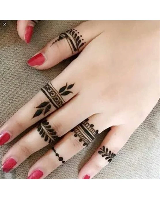 Cuff Inspired Ornate Ring Finger Mehndi Design Cuff Inspired Ornate Ring Finger Mehndi Design