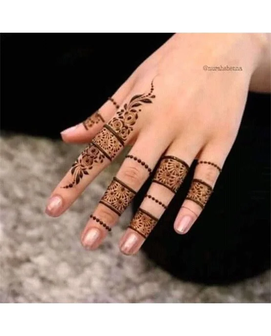 Leaf Weave Blend Using Ring Finger Mehndi Design Leaf Weave Blend Using Ring Finger Mehndi Design