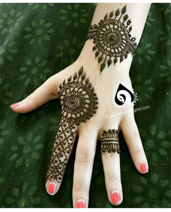 Classy Bangle Royal Finger Mehndi Design Effect Classy Bangle Royal Finger Mehndi Design Effect