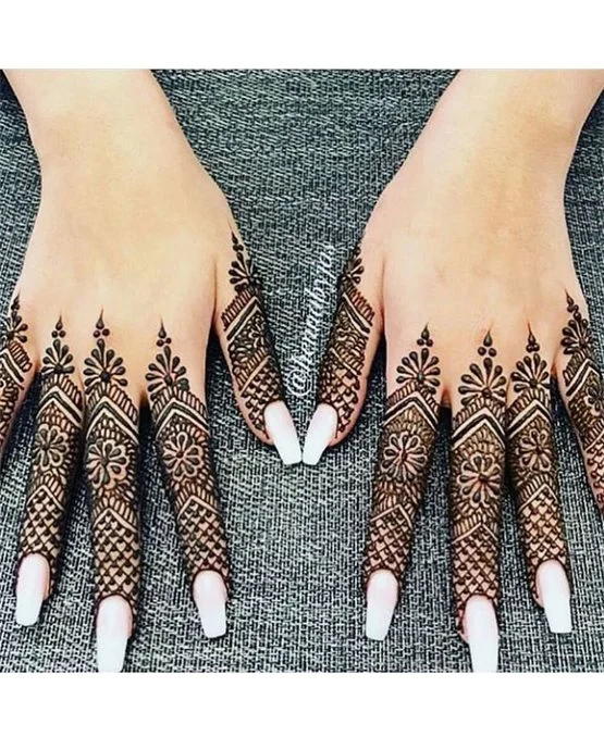 Grand Arch Royal Finger Mehndi Design Spread Grand Arch Royal Finger Mehndi Design Spread