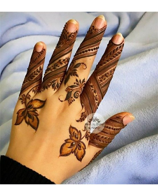 Stunning Overlay Touch Blending Into Royal Finger Mehndi Design Stunning Overlay Touch Blending Into Royal Finger Mehndi Design