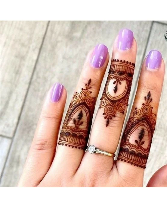 Dainty Silhouette And Hook Covering Simple Finger Mehndi Design Dainty Silhouette And Hook Covering Simple Finger Mehndi Design