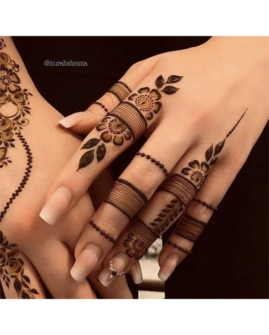 Diamond Tendril Flow Blending Into Simple Finger Mehndi Design Diamond Tendril Flow Blending Into Simple Finger Mehndi Design