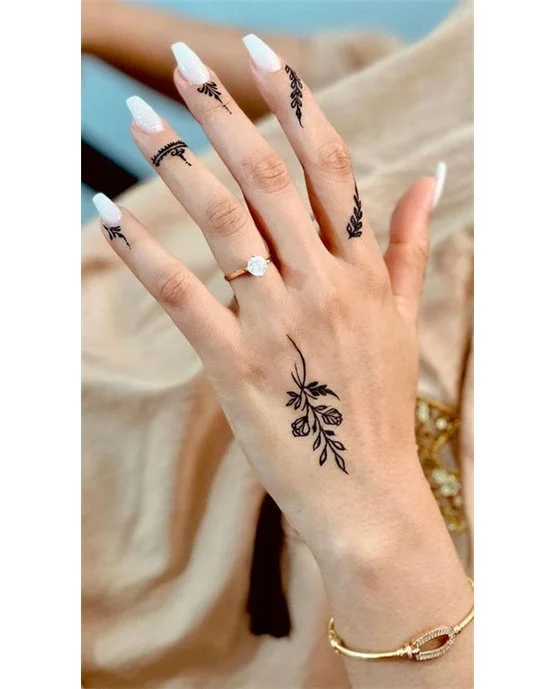 Opulent Concept Blending Into Dome Simple Finger Mehndi Design Opulent Concept Blending Into Dome Simple Finger Mehndi Design