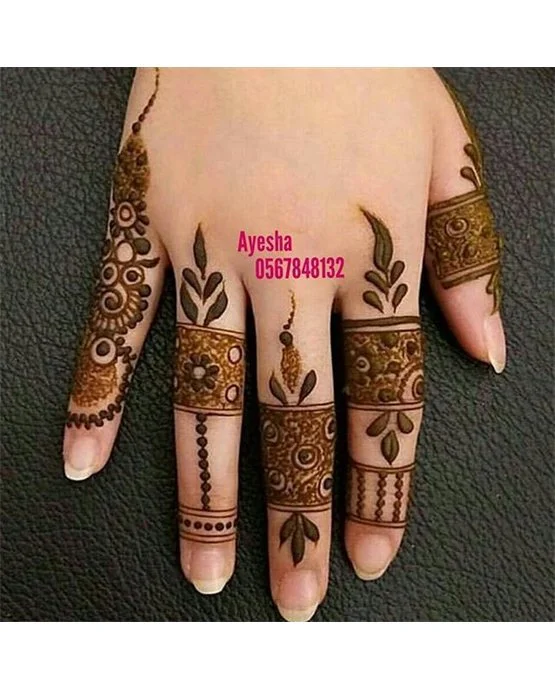 Sleek Orchid With Fusion Along Simple Finger Mehndi Design Sleek Orchid With Fusion Along Simple Finger Mehndi Design