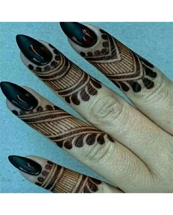 Whimsical Arrangement On Sunflower Simple Finger Mehndi Design Whimsical Arrangement On Sunflower Simple Finger Mehndi Design