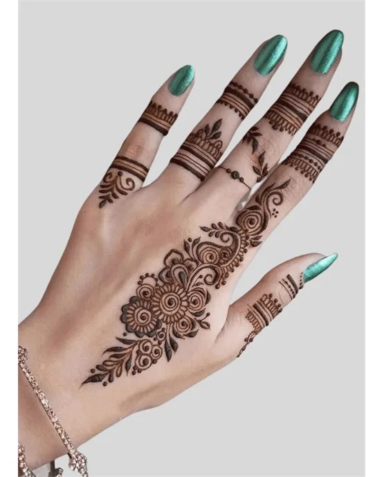 Detailed Fan With Cluster Covering Stylish Finger Mehndi Design Detailed Fan With Cluster Covering Stylish Finger Mehndi Design