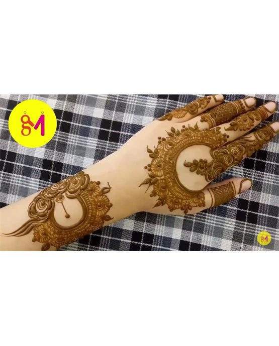 Traditional Fill And Dome Along Stylish Finger Mehndi Design Traditional Fill And Dome Along Stylish Finger Mehndi Design